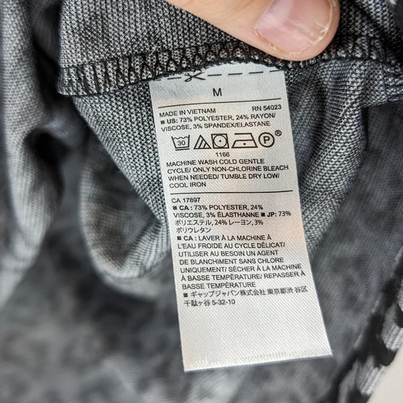 Banana Republic Black & Silver Grey Leopard Print Dressy Top Short Sleeve Medium - Picture 5 of 7